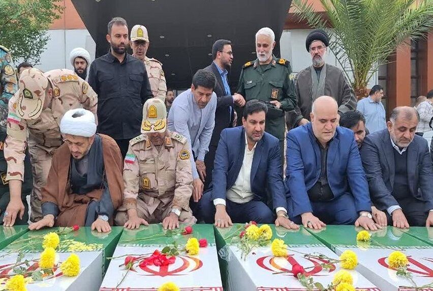 هشت شهید گمنام دفاع مقدس از طریق فرودگاه اهواز وارد خوزستان شدند + فیلم