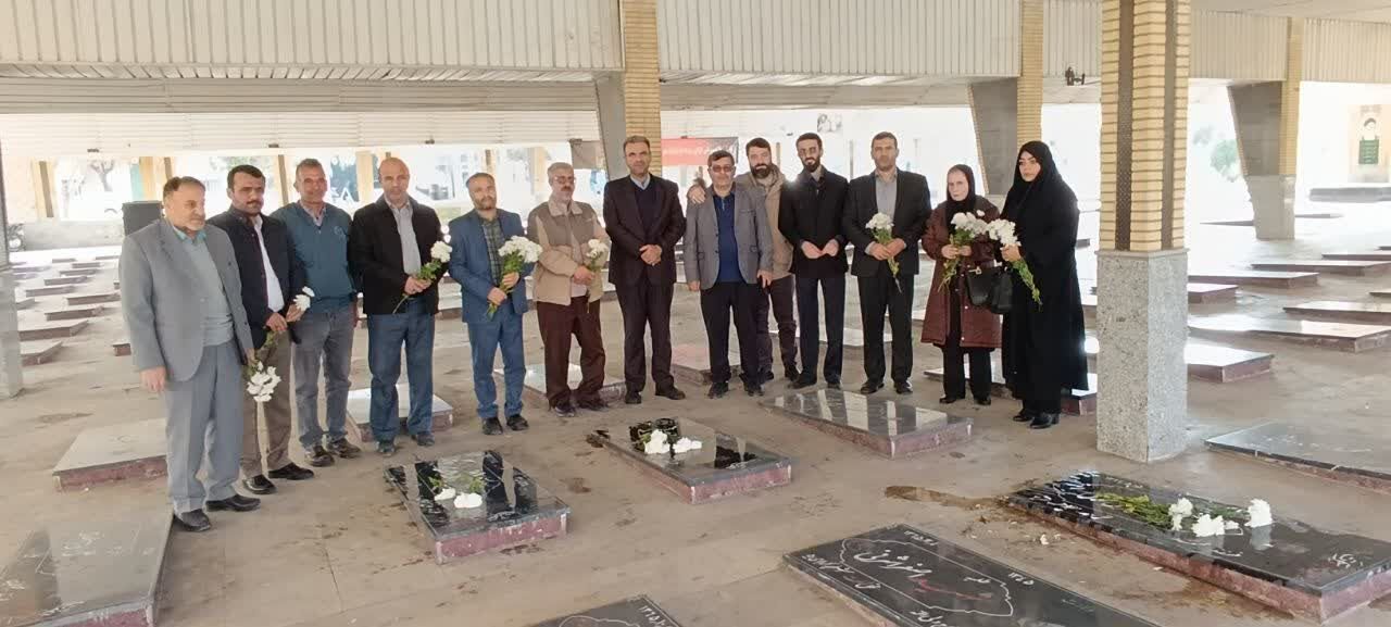 یاد و خاطره شهدای زنجان به مناسبت هفته کتاب گرامی داشته شد