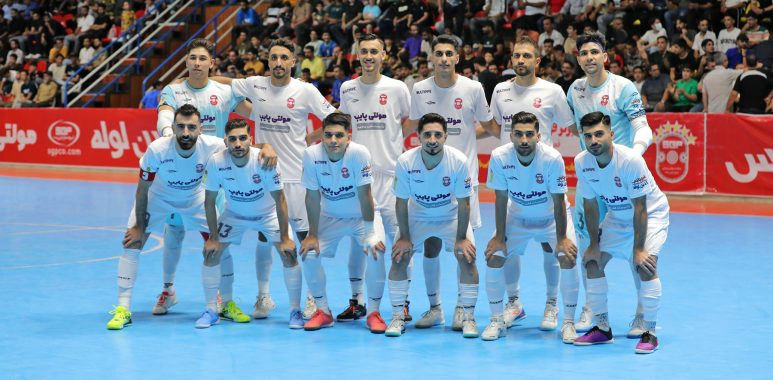 تسویه حساب خانگی گیتی پسند با فولاد زرند در افتتاحیه نیم‌فصل دوم