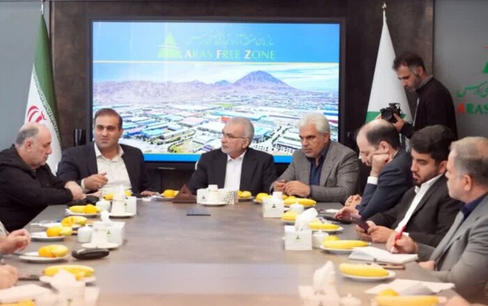 معاون وزیر بهداشت: منطقه آزاد ارس ظرفیت مناسبی برای جلوگیری از مهاجرت دانشجویان دارد