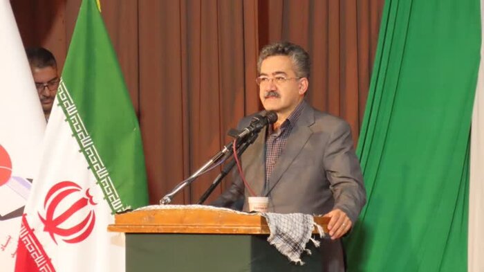 ایستادگی با تمام قدرت مهمترین راهکار در برابر تهدیدهای دشمن است