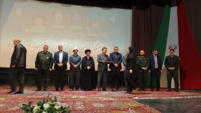 ایستادگی با تمام قدرت مهمترین راهکار در برابر تهدیدهای دشمن است