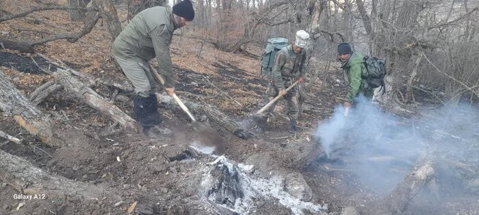 پرواز همزمان سه بالگرد از چالوس برای مهار آتش جنگلهای مرزنآباد