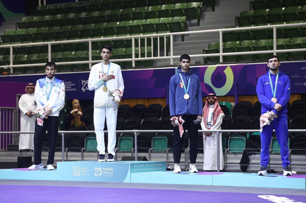 Иранские спортсмены завоевали 10 медалей за день