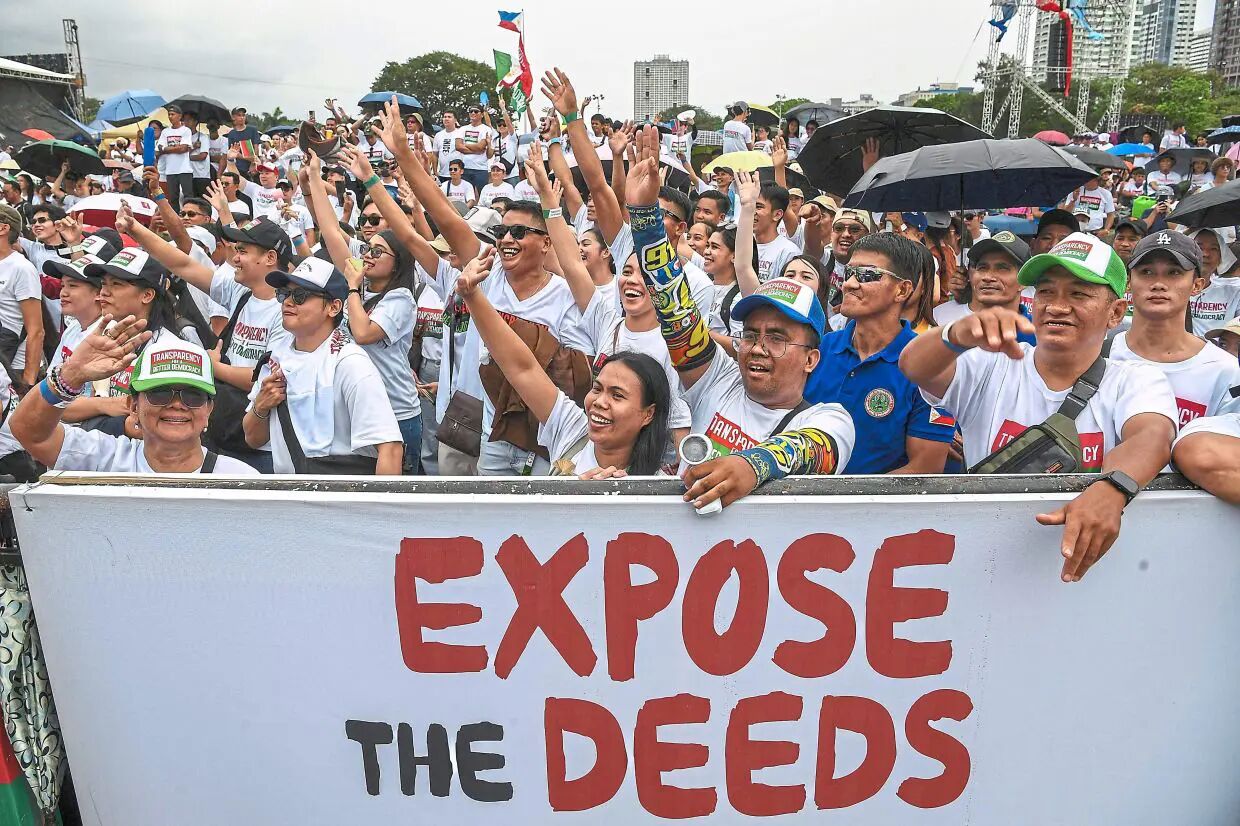 اعتراضات هزاران فیلیپینی علیه فساد