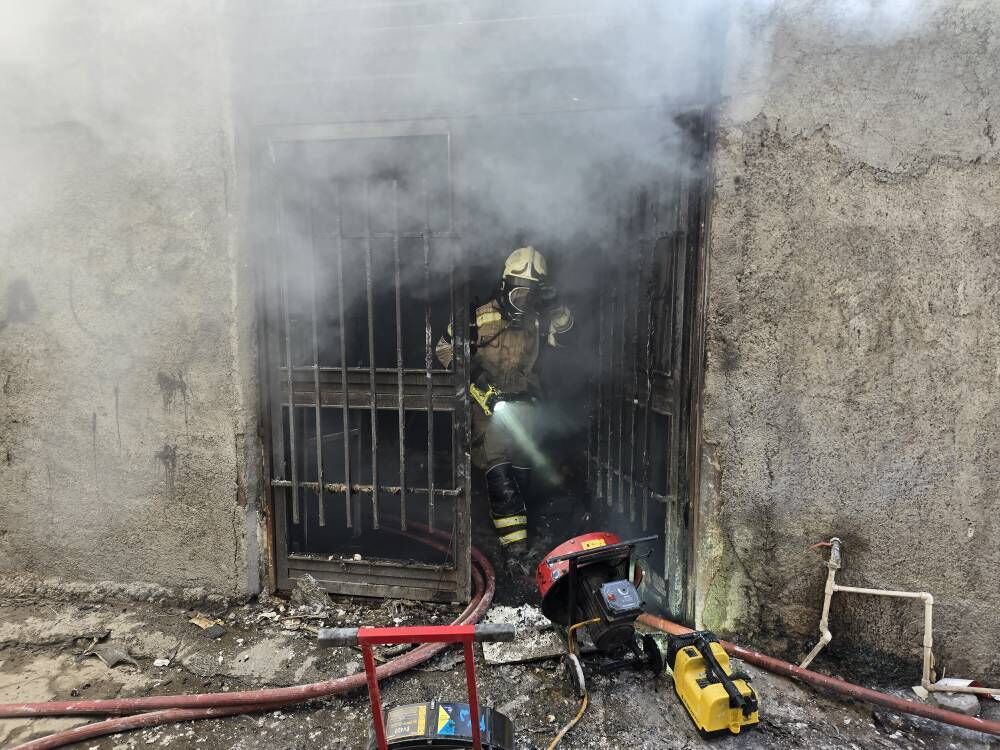 آتش‌سوزی کارگاه رنگرزی در جنوب تهران مهار شد