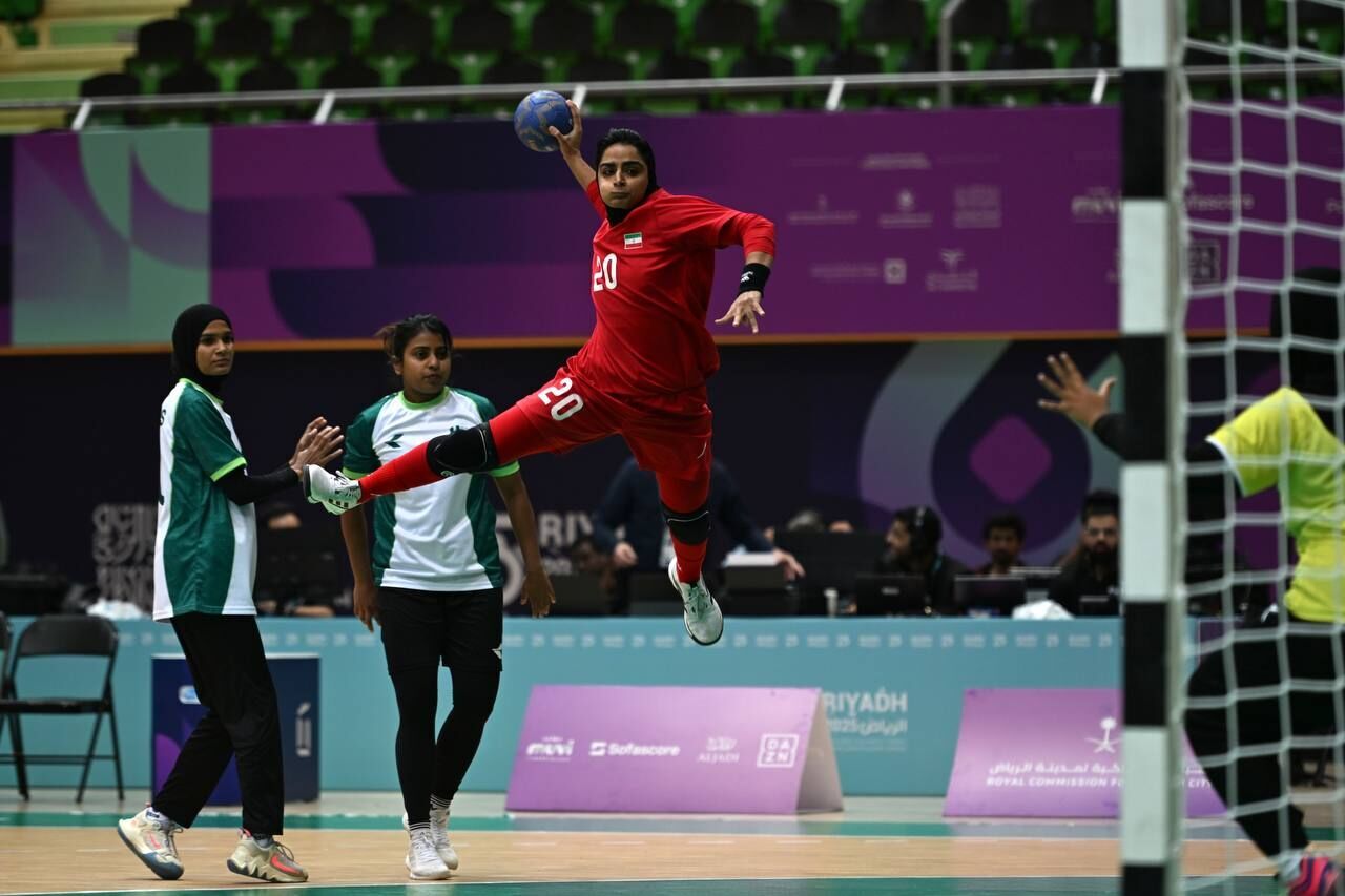 بازی‌های همبستگی کشورهای اسلامی؛ صعود بانوان هندبال ایران به نیمه نهایی