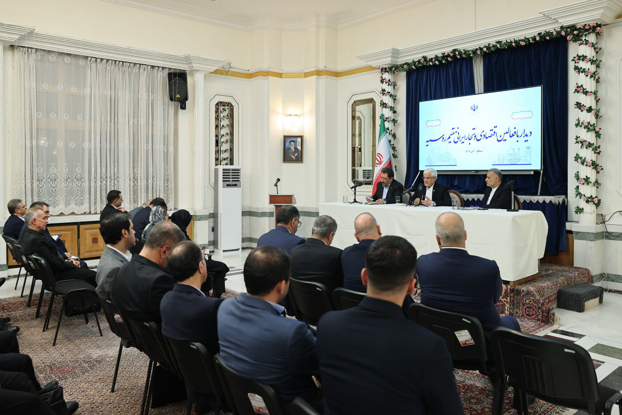 Ареф на встрече с предпринимателями в Москве обсудил развитие экономических связей с Евразией