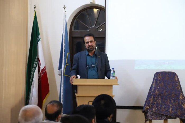 رونمایی از هفت کتاب نویسنده بوشهری