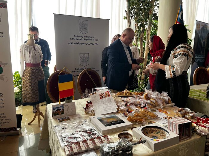 آغاز بهکار بازارچه دیپلماتیک بانوان وزارت خارجه با حضور دیپلماتهای خارجی