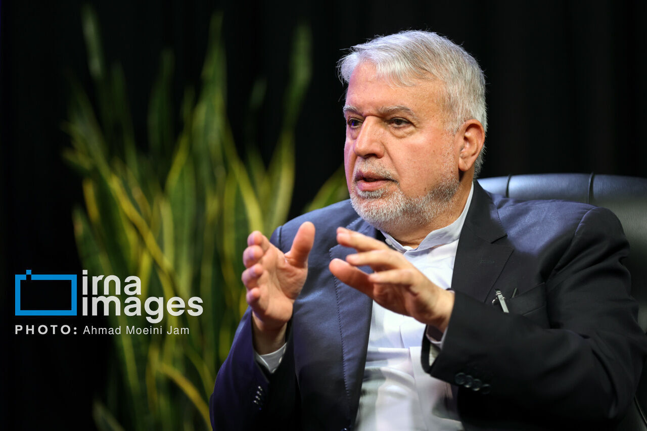 وزیر ارشاد: یارانه‌ مطبوعات بر اساس نظام رتبه‌بندی انجام شد/پیگیری تامین ۲۰ میلیون تن کاغذ