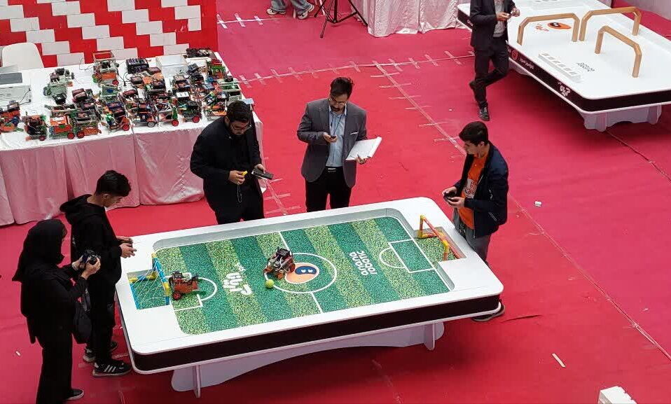 انتخاب ۳۰۰ ایده برتر از دانش‌آموزان خلاق و ایده‌پرداز در پردیس