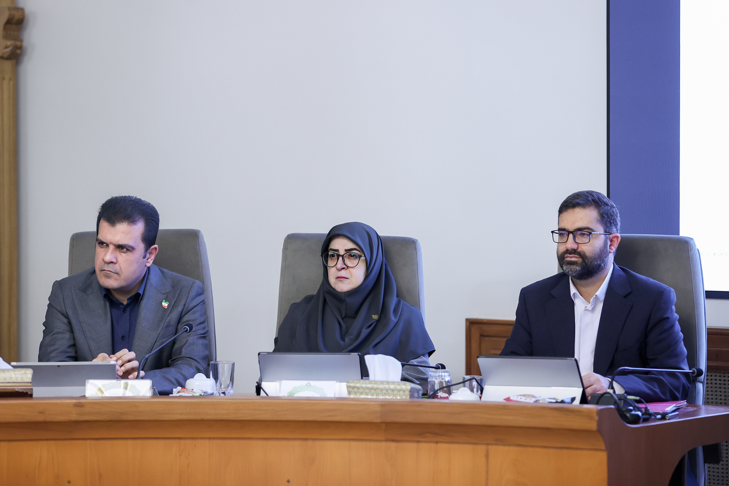 رئیسجمهور: نباید پست و مقام مبنای دریافت حقوق باشد/ً ضرورت سامان دادن به ناترازی منابع