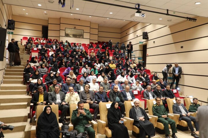 امام جمعه ایلام: کتابخانه سنگر پایدار فرهنگ در برابر تهاجم نرم دشمن است