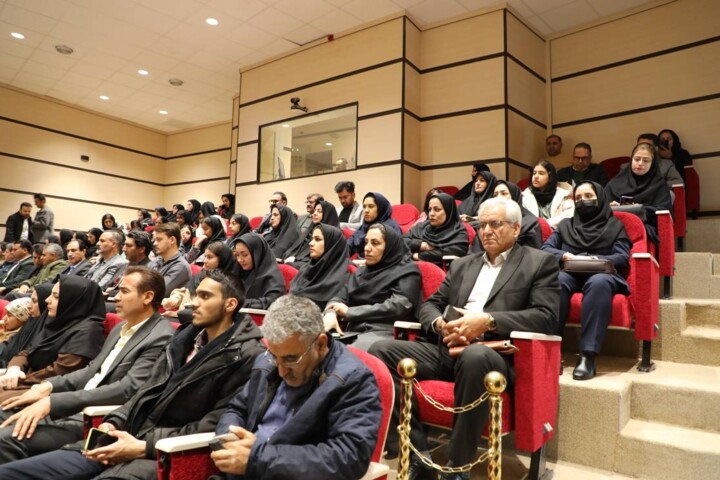 امام جمعه ایلام: کتابخانه سنگر پایدار فرهنگ در برابر تهاجم نرم دشمن است