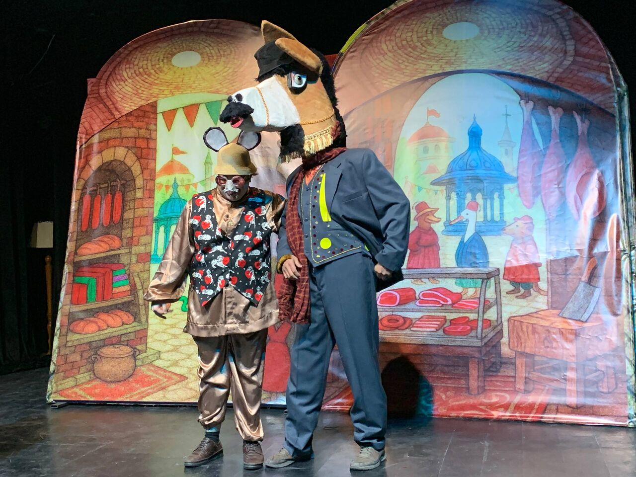 سام درخشانی واحد نمایش کودک را راه‌اندازی کرد/ «خاله‌قزی و جری موشه» روی صحنه +فیلم