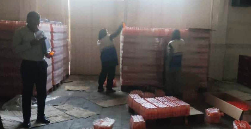 کشف افزون بر ۶ هزار کیلوگرم نوشابه تاریخ مصرف گذشته در آبادان