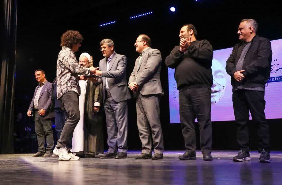 فیلم | اختتامیه و تجلیل از برترین‌های جشنواره تئاتر استان یزد