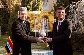 استاندار اصفهان نسخه‌ای چندوجهی برای علاج دردها پیچیده