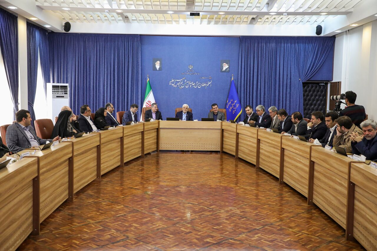 عارف: ارتباطات علمی بینالمللی برای کشور حیاتی است/ ضرورت آموزش هوش مصنوعی از مدارس