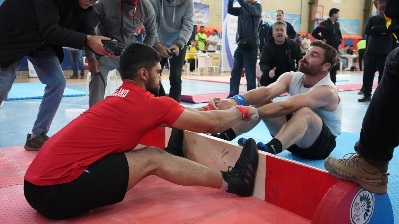 رقابت‌های ملی چوب‌ کشی با صف‌آرایی ۱۰۲ ورزشکار در رودهن آغاز شد