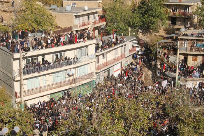 برگزاری شکرانه برداشت انار در روستای ساتیاری پاوه/رویدادی برای پاسداشت فرهنگ اصیل اورامان