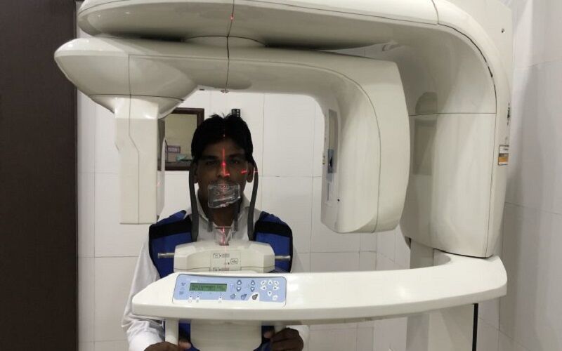 بهره‌برداری از نخستین دستگاه رادیوگرافی فک و صورت در خاش؛ پایان ارجاع بیماران به زاهدان