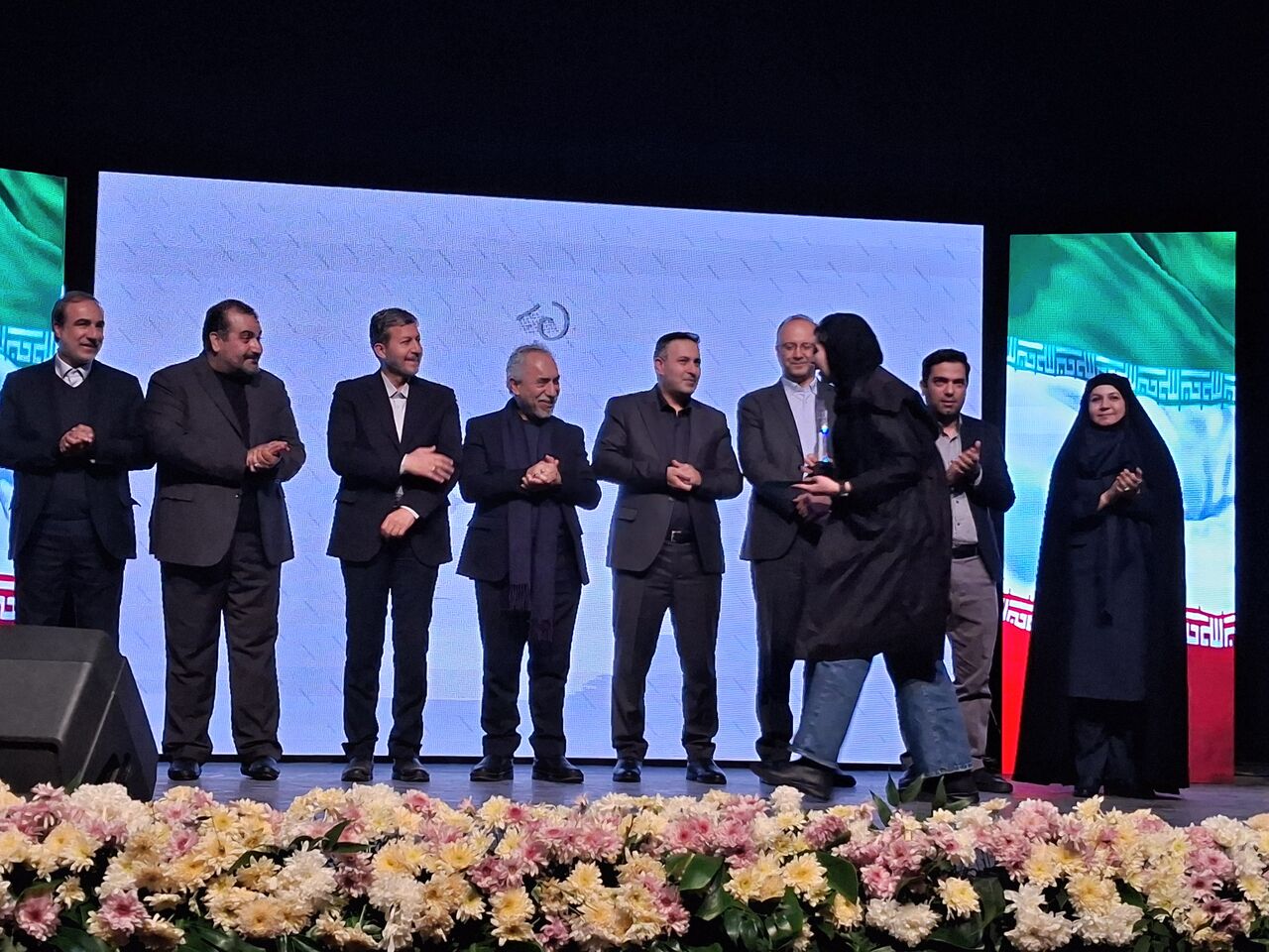 عدالت فرهنگی و تمرکز زدایی از سیاست‌های وزارت فرهنگ است