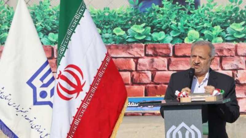 ساخت مدرسه ۱۲ کلاسه خیرساز بنک بوشهر با کلنگ زنی وزیر آموزش و پرورش آغاز شد