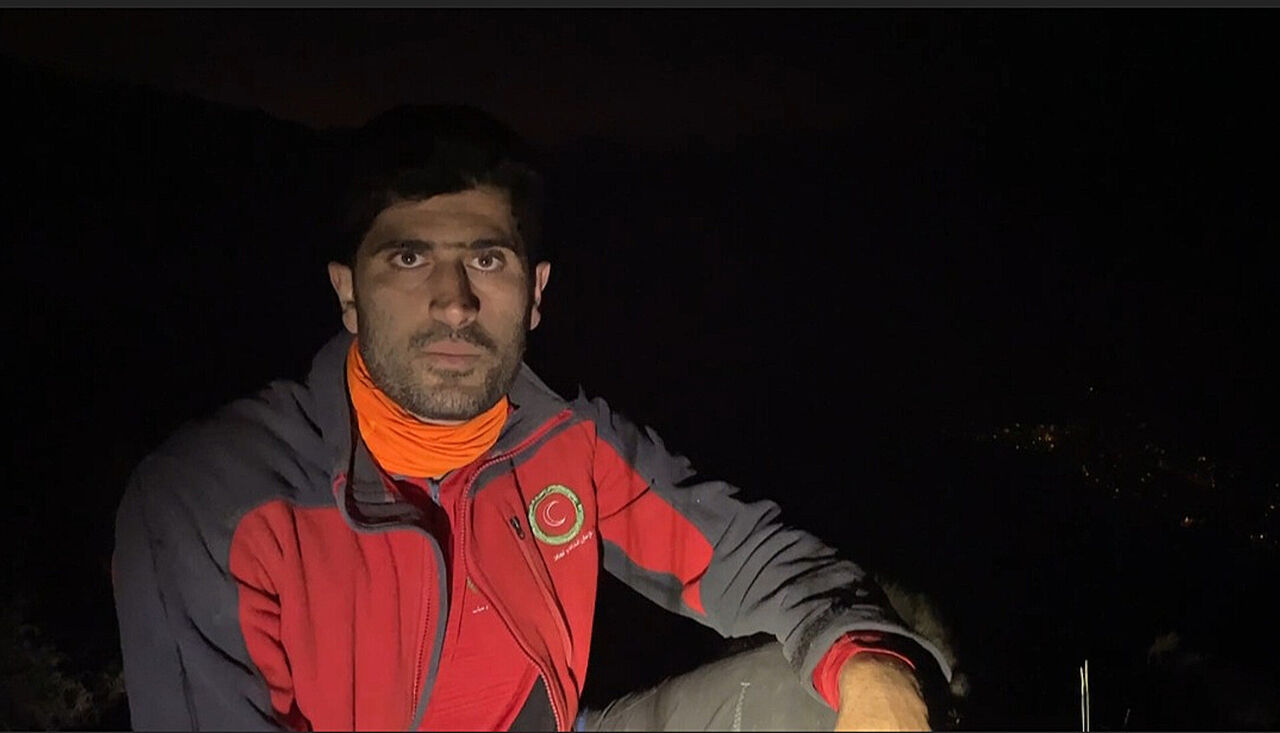 فیلم| از دل حادثه با امدادگران؛ خبرنگار اعزامی ایرنا از نبرد با آتش در الیت روایت می‌کند