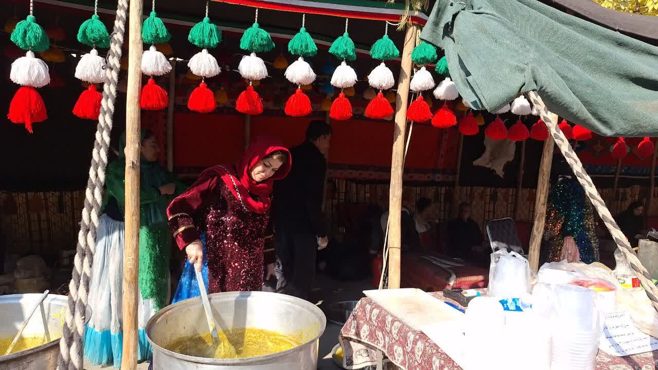 نمایشگاه اقوام و مشاغل خانگی در دانشگاه آزاد اسلامی کرج آغاز به کار کرد