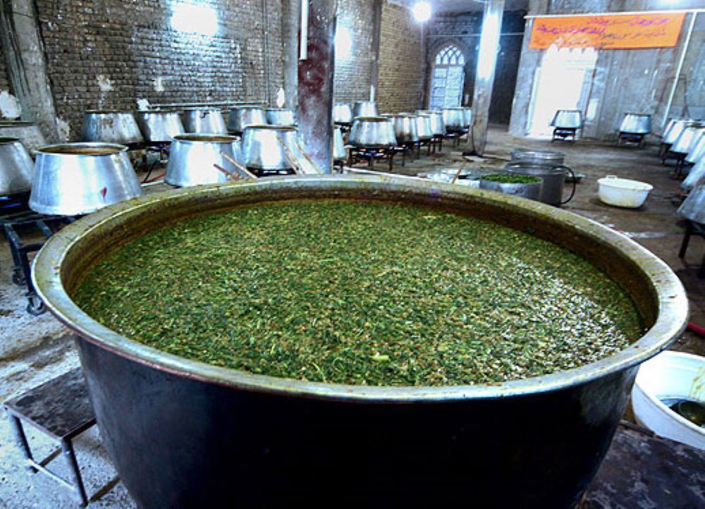 ضیافت فاطمی گیلان میراثی با عطر ۵۰۰ دیگ نذری در شفت