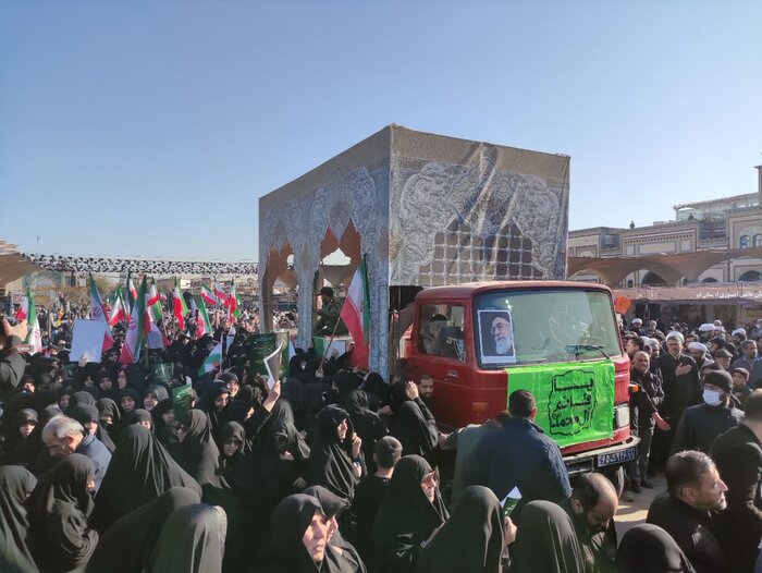 پیکرهای مطهر هفت شهید گمنام دفاع مقدس در قم تشییع شد