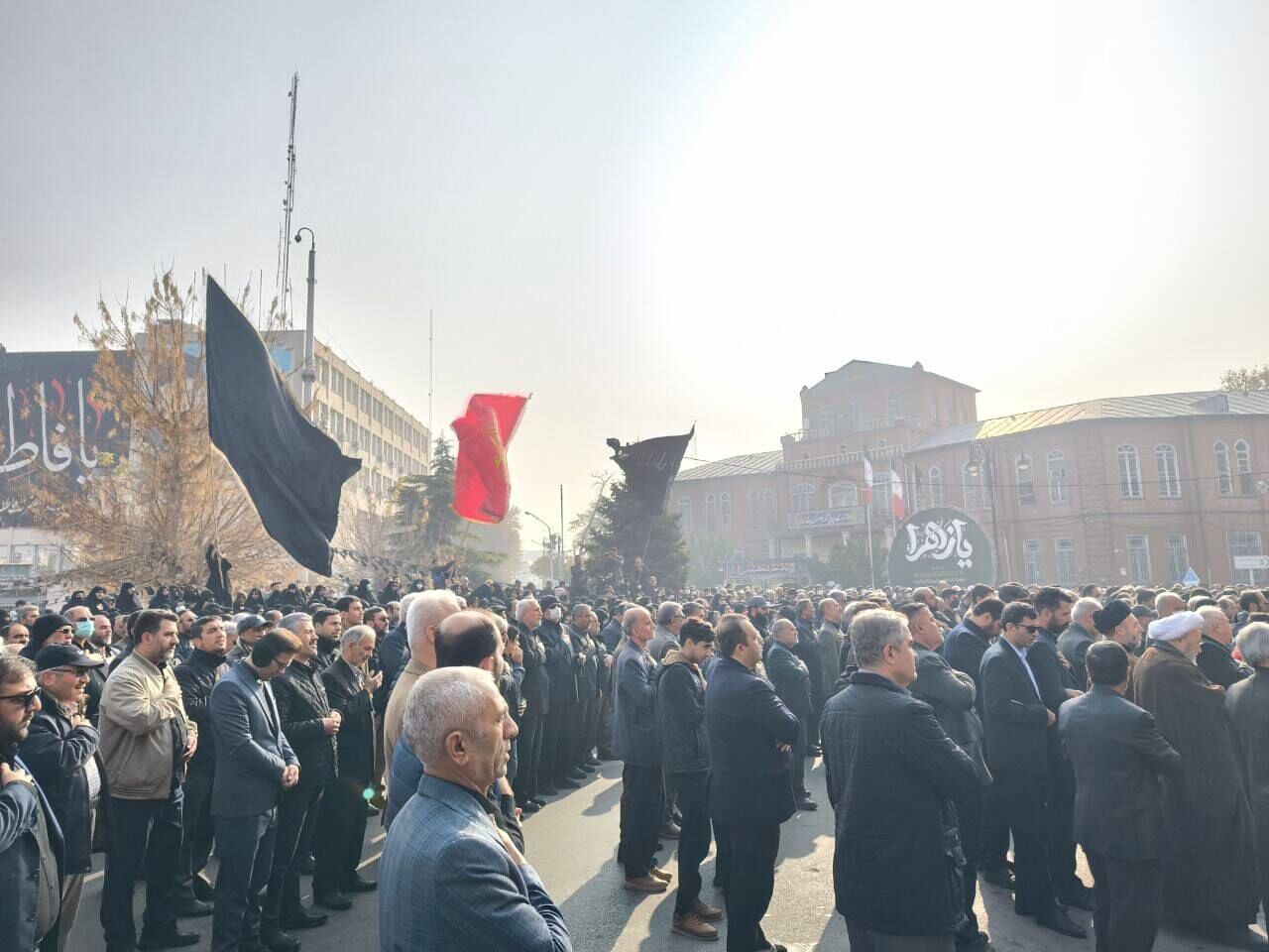 مردم ارومیه شهدای گمنام را به آغوش کشیدند
