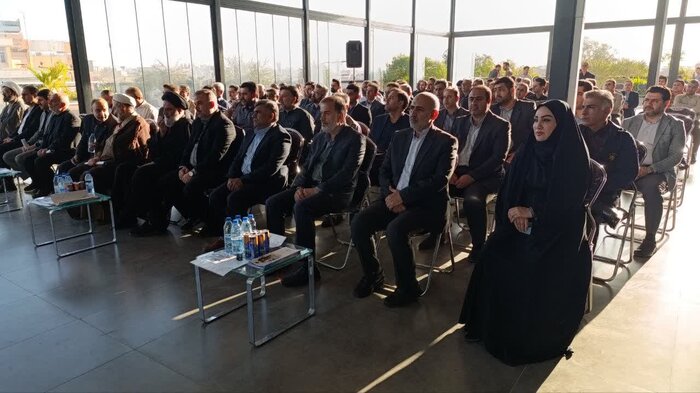 نماینده ولی فقیه در خوزستان: دست نیروهای مسلح روی ماشه است