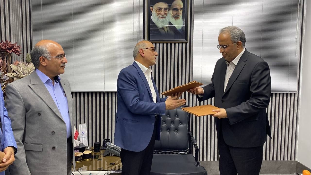 تفاهم‌نامه تامین ۵۰ دستگاه آمبولانس در سیستان و بلوچستان امضا شد