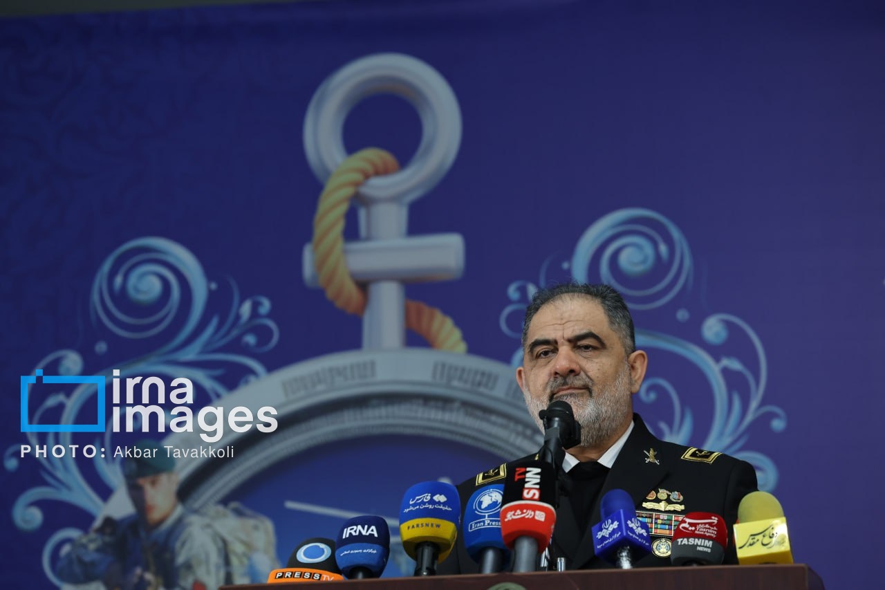 فرمانده نیروی دریایی: صنعت دفاعی پشتوانه صیانت از استقلال کشور است