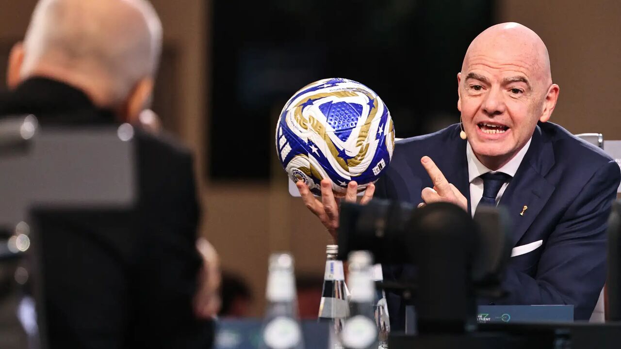 امضای تفاهم‌نامه اعطای وام یک میلیارد دلاری فدراسیون فوتبال عربستان به فیفا 