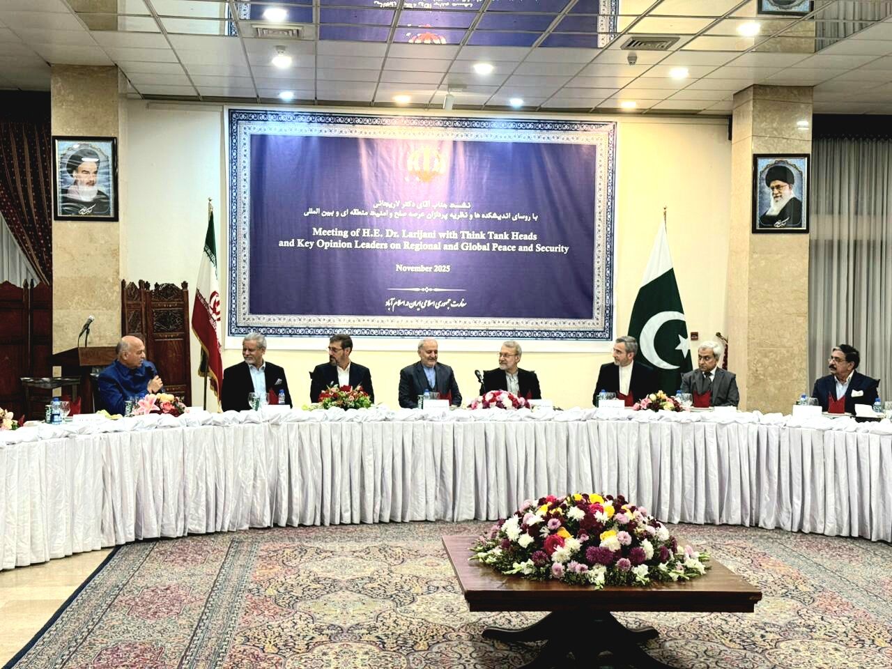 Iranski varnostni šef obtožil ZDA in Izrael zarote med nedavno vojno, Pakistanu se je zahvalil za podporo