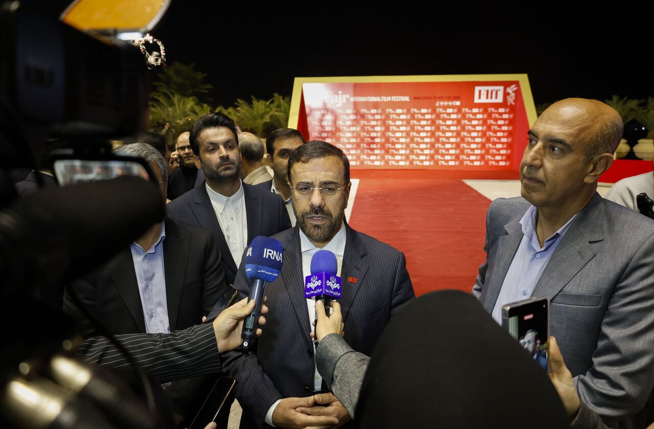 فیلم| دیپلماسی فرهنگی فارس به ثمر نشست؛ دبیرخانه جشنواره فجر به شیراز منتقل شد