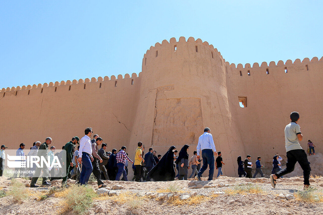 لمس تاریخ در ارگ بلقیس؛ همایش مفاخر و قدم زدن در دل کهن‌ترین خاطره‌ها