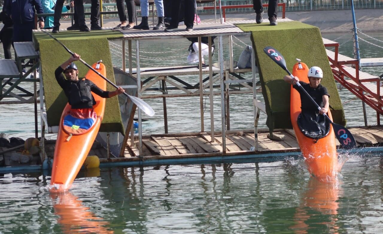 صدرنشینی آوا شهرکرد و فولاد هرمزگان در لیگ قایقرانی اسلالوم بانوان و آقایان