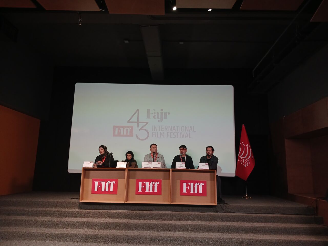 زمانی در ابدیت؛ روایتی زنانه با حضور تلفنی لیلا حاتمی در جشنواره جهانی فیلم فجر