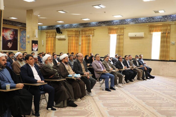 امام جمعه ایلام: مدیران پیوند مردم با نظام را تقویت کنند
