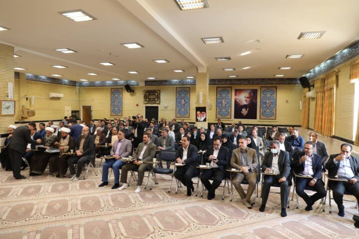 امام جمعه ایلام: مدیران پیوند مردم با نظام را تقویت کنند