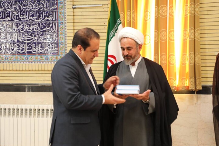 امام جمعه ایلام: مدیران پیوند مردم با نظام را تقویت کنند