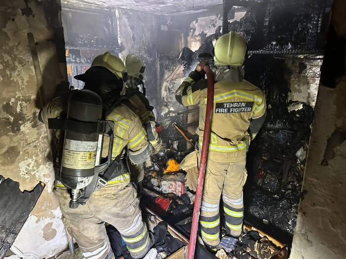 آتش‌سوزی در شهرک راه‌آهن تهران؛ ۲۰ نفر نجات یافت