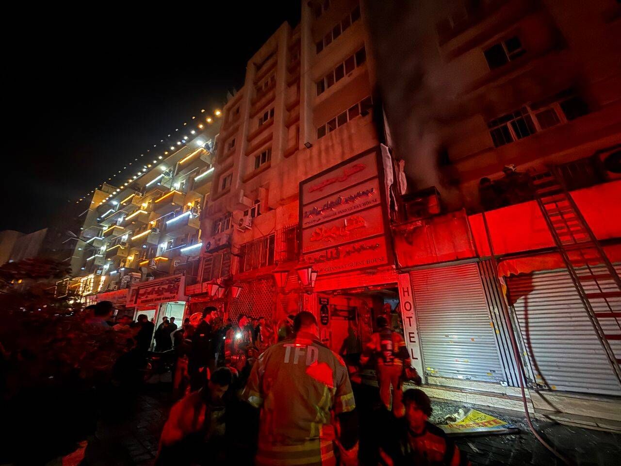 آتش‌سوزی مرکز اقامتی سعدی تهران+ فیلم