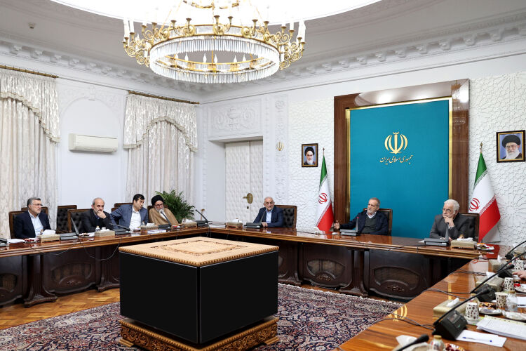 پزشکیان: در زمینه حجاب و عفاف باید الگوهای مناسب به جامعه معرفی شوند