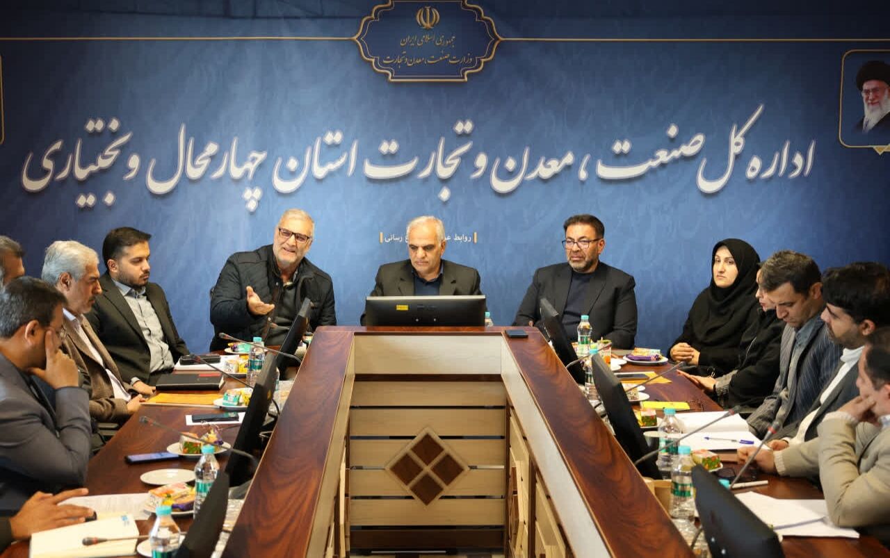 معاون استاندار: هماهنگی میان بخش دولتی و خصوصی اولویت‌ چهارمحال وبختیاری است